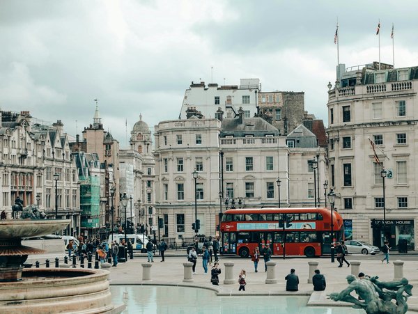 Comment organiser des vacances en Grèce avec des ateliers de cuisine grecque et des croisières en voilier?